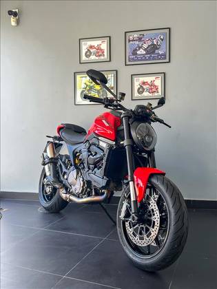 DUCATI MONSTER 937 